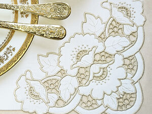 Richelieu & Lace Corners