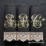 Tous les motifs de broderie machine Alphabet vintage avec roses