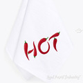 Mot HOT assemblé à partir du motif de broderie à la machine Red Peppers