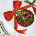 Festive ball with a red bow - 4 sizes